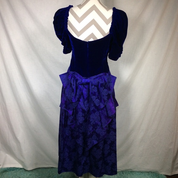 Women’s Vintage 90’s Blue Velvet Brocade dress - Picture 8 of 13